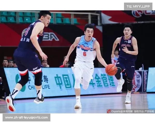 中国男篮出征波黑胡明轩王俊杰领衔徐杰缺席引关注 中国男篮出征波黑胡明轩王俊杰领衔徐杰缺席引关注